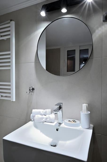 Ifigenia By Acropolis Apartment เอเธนส์ ภายนอก รูปภาพ